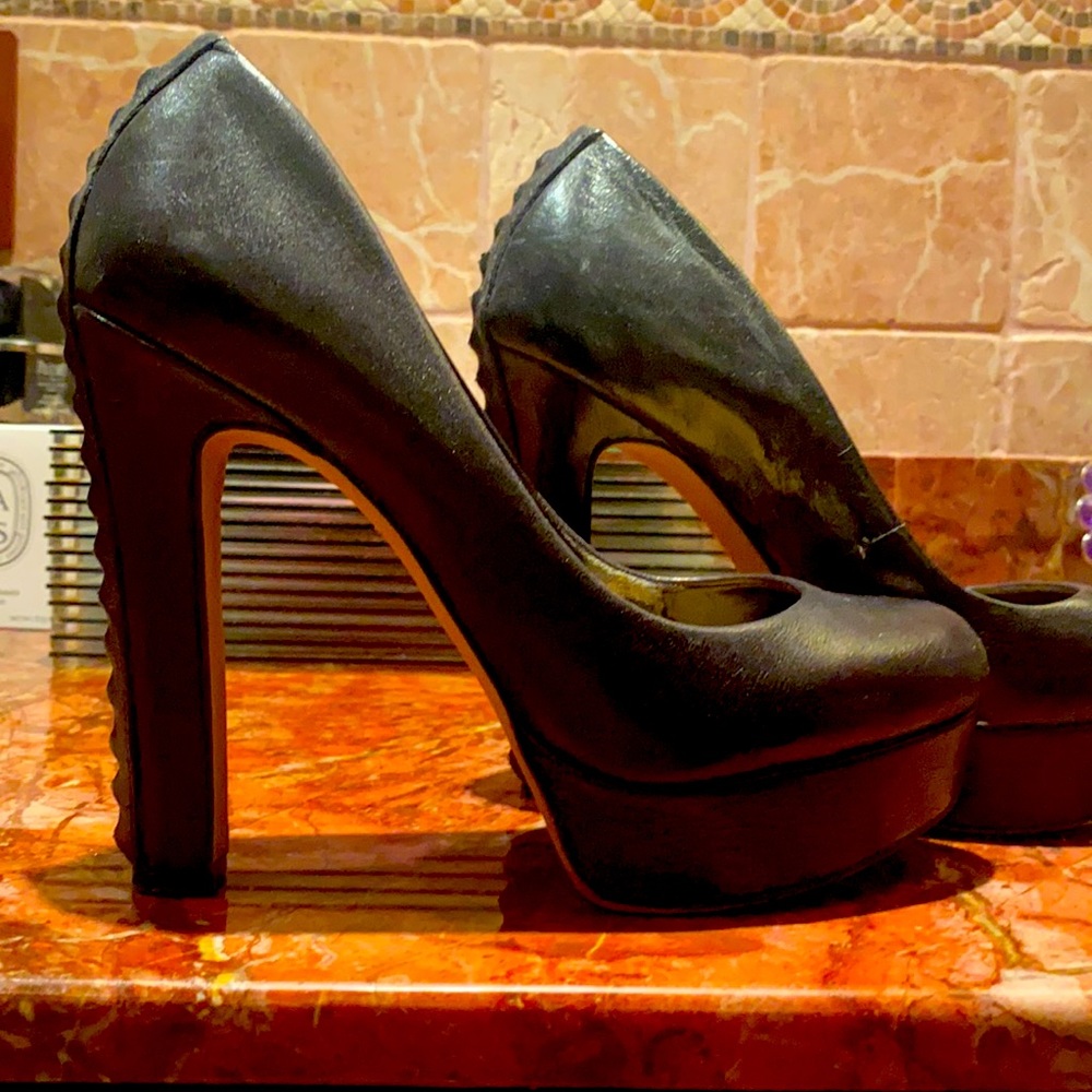 Vince Camuto black shoes